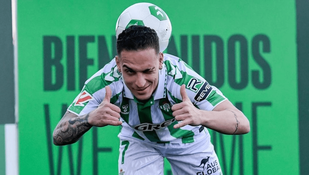 Antony Jadi Pahlawan di Real Betis: Diarak, Disanjung Fans