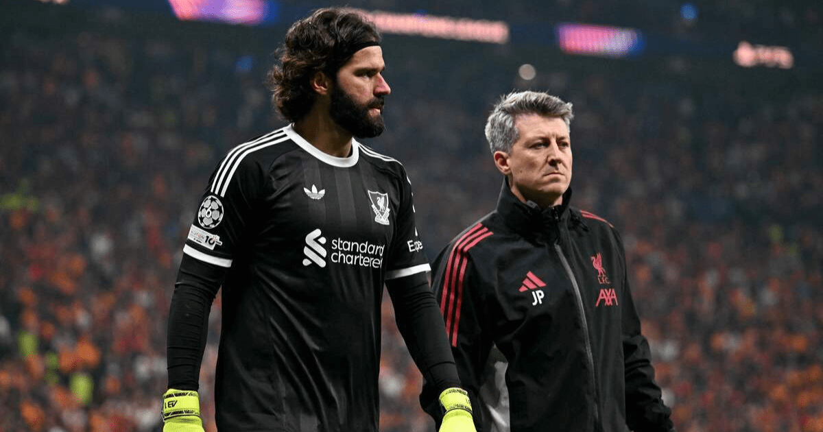 Arne Slot Tak Bisa Pastikan Kapan Alisson Comeback
